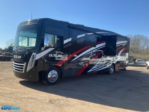 2022 Thor Motor Coach M-38 Ford Fuel 38KB Outlaw